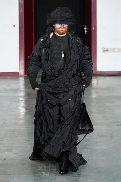 Look 37